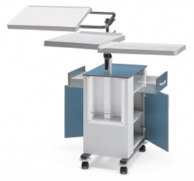 Comodino bifronte con portabottiglie laterale e tavolo servitore - Mes Medical & Engineering Sol.